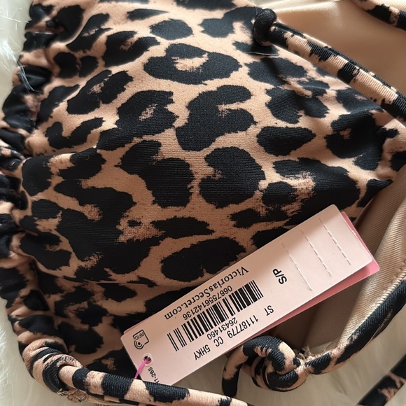 Victorias Secret Brazilian Thong Bikini - Picture 9 of 9